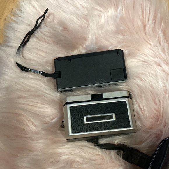 Two Kodak cameras w/ 1 leather case lot - Picture 4 of 4